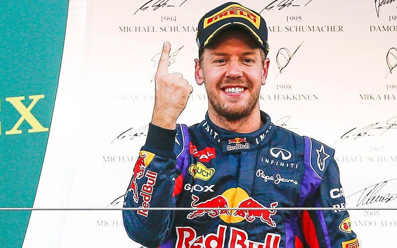 Vettel gana en la noche de Singapur