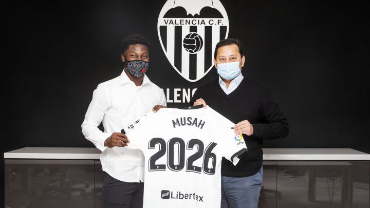 El Valencia renueva a Yunus Musah hasta 2026